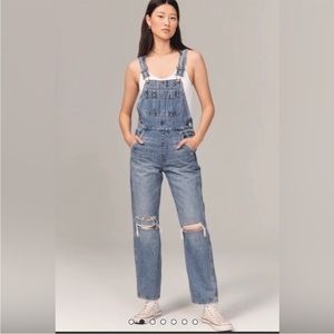 LIKE NEW Abercrombie and Fitch Overalls